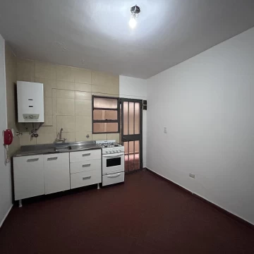 Departamento de 2 dormitorios con patio en barrio Abasto, Rosario