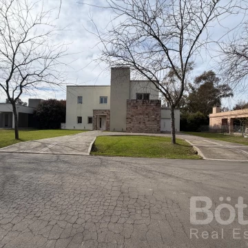 Casa en La Cesarina