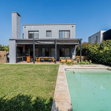 Casa en Alquiler de Verano Nordelta Castaños 