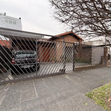 Casa en Villa Ballester - Venta  - Cuatro ambientes - Lote propio 8.66 mts x 36.66 mts.