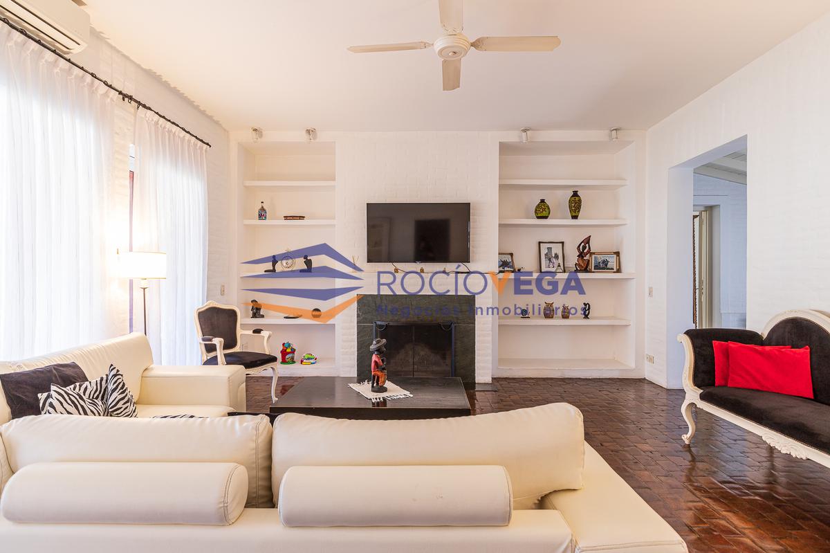 AMPLIO LIVING CON HOGAR