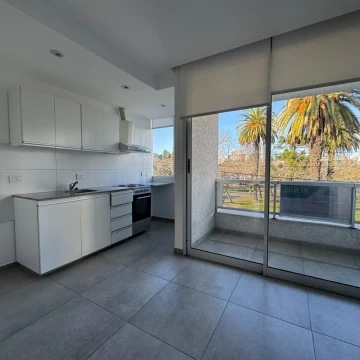 DEPARTAMENTO 1 DORMITORIO EN VENTA  -LA PLATA- BALCON-PLAZA AZCUENAGA