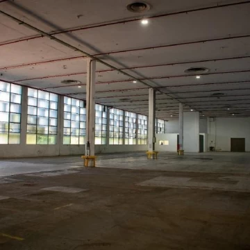 Alquiler Depósito 1.290m2 en predio de Villa Ballester