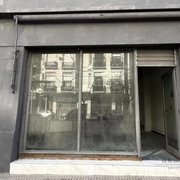 Local 100 m2 en alquiler Av. Entre Rios 1700 - Constitucion
