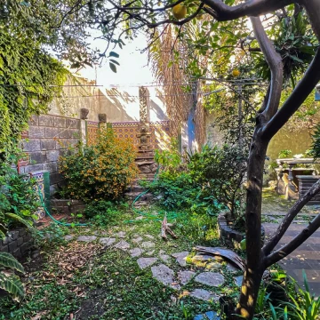 Venta, Departamento, 5 ambientes, cochera, patio, terraza, escritorio