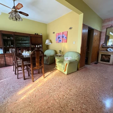 Venta casa multifamiliar 7 ambientes - Ramos Mejia 