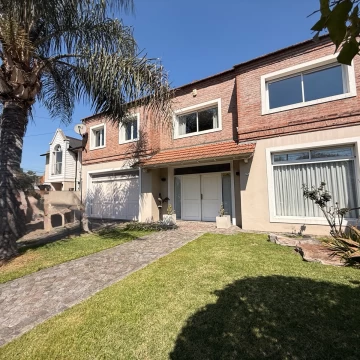 Venta casa de 6 ambientes 4 dormitorios  - Castelar Norte Ituzaingo