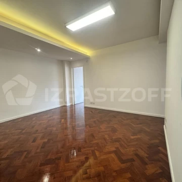VENTA OFICINA COMERCIAL REFACCIONADA TOTAL - SAN NICOLAS A MTS AV CALLAO, CABA