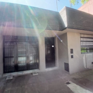 CASA DE 2 DORMITORIOS EN ALQUILER  EN ALBERDI