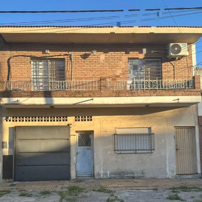 VENTA CASA MULTIFAMILIAR SARANDI OPORTUNIDAD
