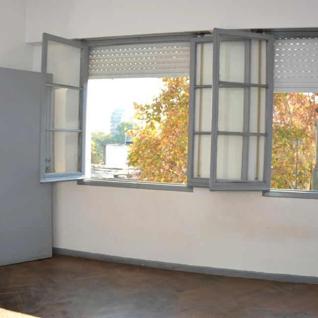 VENTA DEPARTAMENTO 2 AMBIENTES BARRACAS VENTILACION E ILUMINACION EXCELENTE