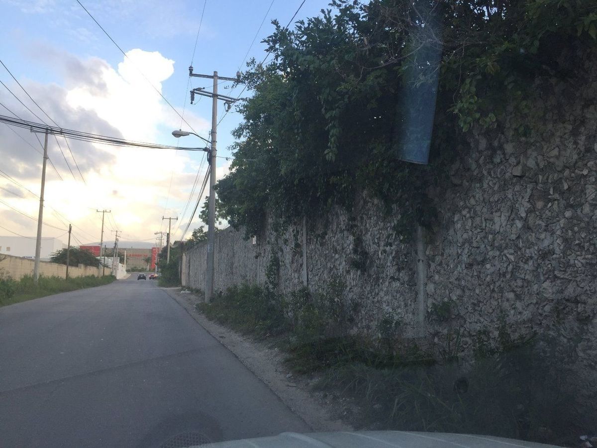 Terreno con uso de suelo mixto