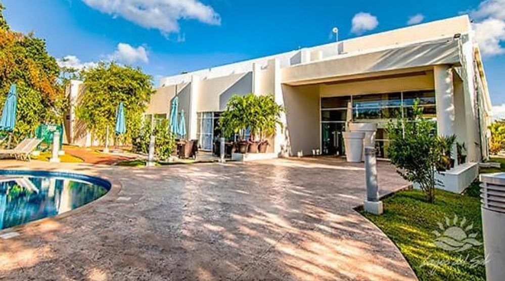 CASA LAGOS DEL SOL VENTA CANCUNESTILO MEDITERRANEO
