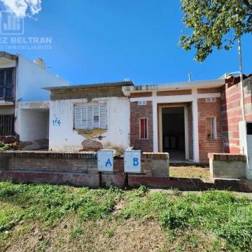 Venta - Casa de 4 dormitorios a reciclar en Villa Allende