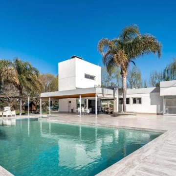 Casa en venta 4 dormitorios en Roldán - Barrio Privado Los Raigales