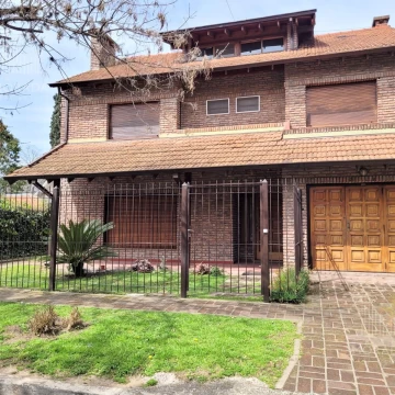 Alquiler casa en Boulogne, 7 ambientes y 2 cocheras