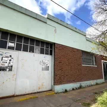 Galpón en Venta Centro de Luján, Ideal Taller, comercio o Depósito