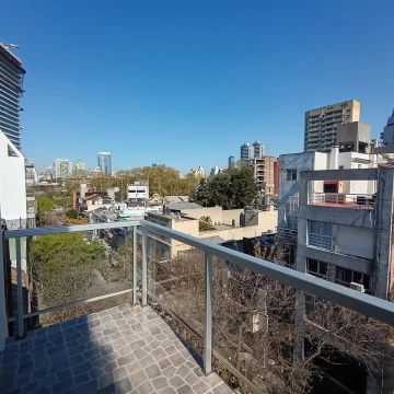 Alquiler Monoambiente al frente con balcón piso 5 Las Cañitas 