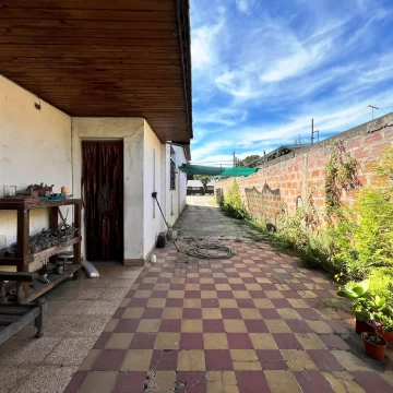 ¡Ideal Inversores! Lote 1300m² con Galpones y Casa sobre C. Belgrano 409 y 411 Villa Elisa