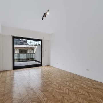 Venta Monoambiente Balvanera | Piso 8 | Reciclado a Nuevo | Espectacular Balcón Terraza ¡Único!