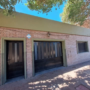 Casa de 3 Dormitorios con Garage