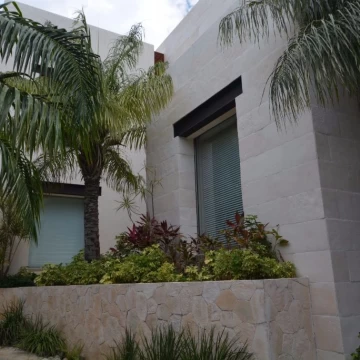 PUERTO CANCUN CASA FRENTE AL MAR EN VENTA