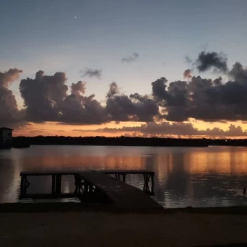 Terreno frente a lago con uso residencial