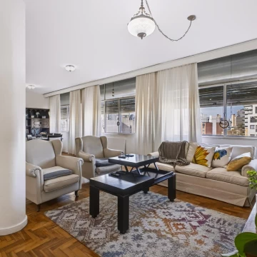 Departamento 100 metros en Diagonal  74 y 11 