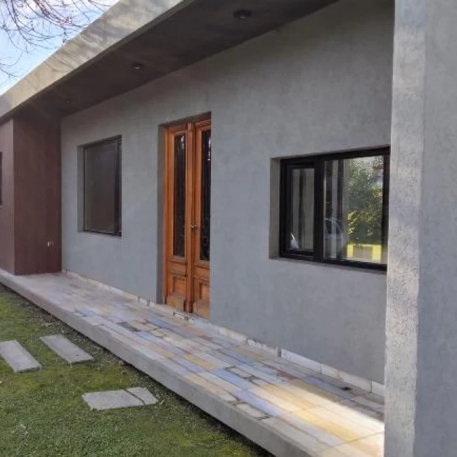 Excelente casa en Barrio Cardenal del Monte