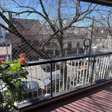 Alquiler Departamento 4 ambientes, Balcón corrido y Cochera en el corazón de Devoto.