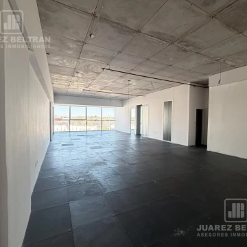 Oficina comercial de 175 m2 - 2do piso sobre Av Colón.