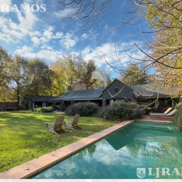 Casa con 3 dormitorios en un planta en venta en Villa de Mayo - Los Nogales
