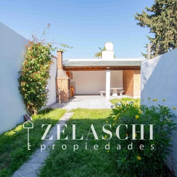 Triplex en venta, sobre calle Alem - Martin Coronado