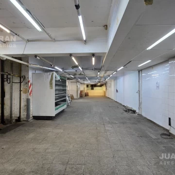Edificio de 3 pisos - apto local con oficinas privadas