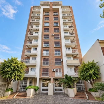 VENTA DÚPLEX 3 AMBIENTES (ZONA CONESA) – AMPLIOS BALCONES, ALTURA Y VISTA ABIERTA AL RIO