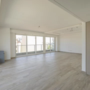 VENTA DEPARTAMENTO 4 AMBIENTES CON DEPENDENCIA - COCHERA CUBIERTA - TERRAZA PROPIA - FLORES