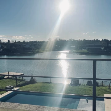 Venta Casa en El Canton a la laguna
