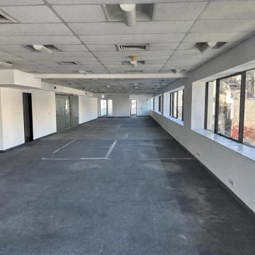 ALQUILER DE OFICINA EN PISO 8 DE 352M2 CON 3 COCHERAS EN MICROCENTRO