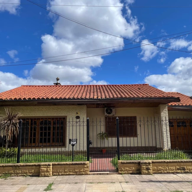 VENTA CHALET 4 AMBIENTES WILDE GRAN OPORTUNIDAD APTA CRÉDITO