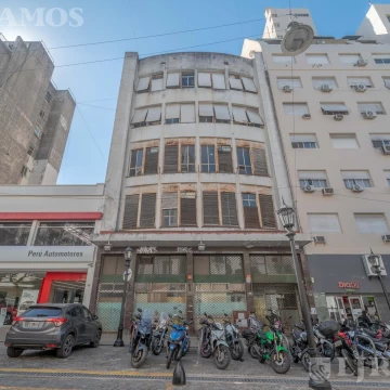 Edificio Comercial en Monserrat
