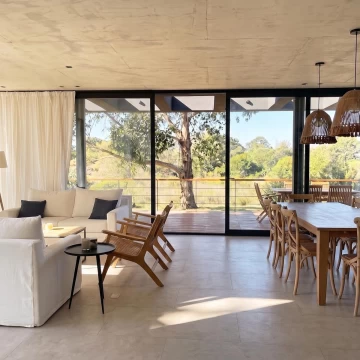 Venta Casa a Estrenar sobre Laguna Blanca  4 Suites + Amenities VIP