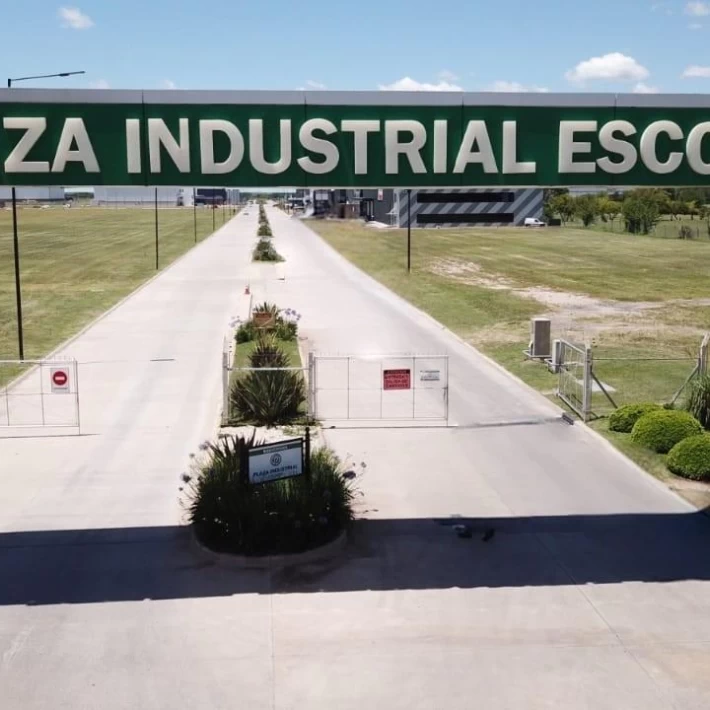 Lote Comercial en Plaza Industrial Escobar