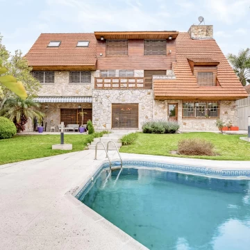 Venta | Casa 8 Ambientes | 4 Cocheras | Quincho | Playroom | Ramos Mejía