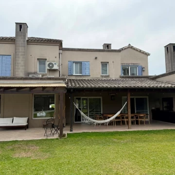 Casa Alq. Temporario en Av. Liniers,  Rincón de Milberg 2200
