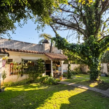 Casa 4 ambientes venta castelar norte piscina apto credito