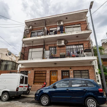 Venta departamento 2 ambientes en Parque Chas con balcon al frente