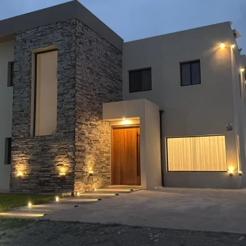 Venta Casa 5 ambientes en Lagos de Canning