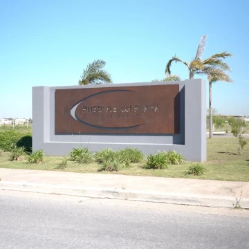 Lote en venta en Magallanes, Pueblos del Plata, Hudson - A la laguna, 730 m²
