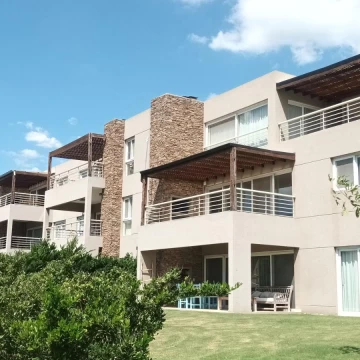 Departamento en alquiler 4 amb. en  Terrazas al Golf, Pilara