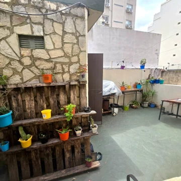 VENTA PH VILLA DEL PARQUE, 4 AMBIENTES, 2 BAÑOS, EN DUPLEX.